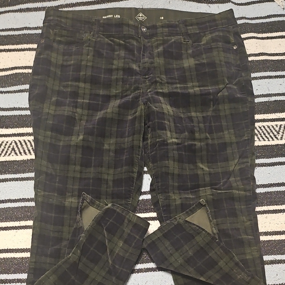 St. John's Bay Green Plaid Skinny Pants